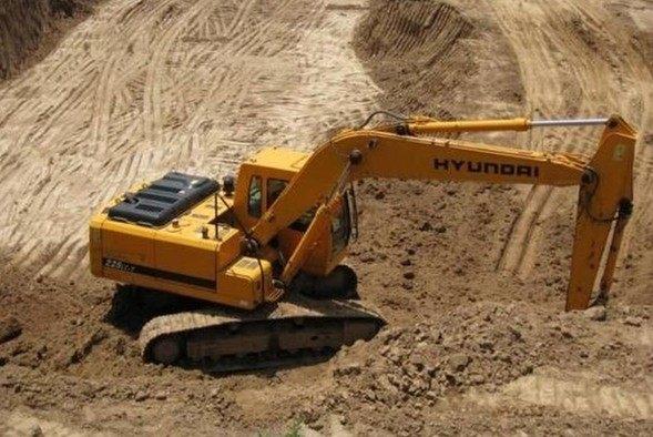 平整土地施工挖斷軍用光纜，挖掘機(jī)操作員被判刑8個月